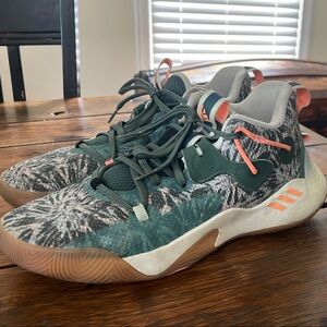 Men’s Adidas Basketball Shoes, size 9